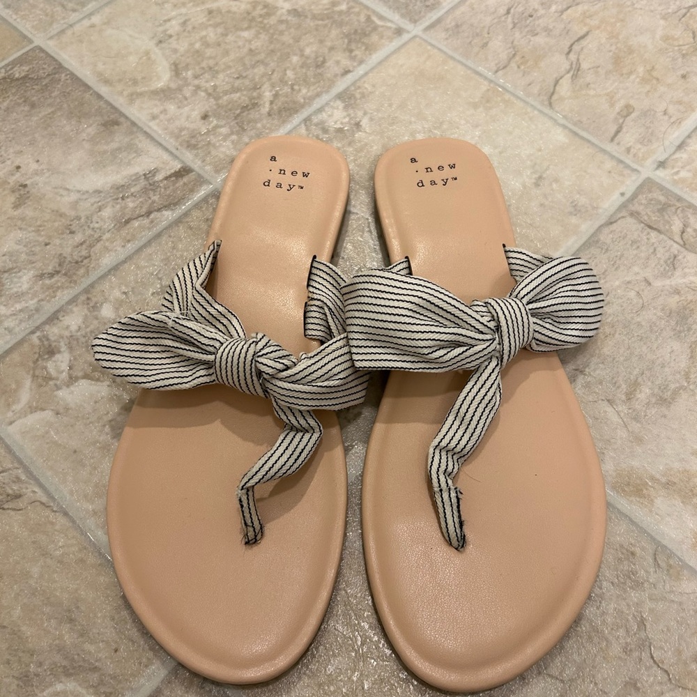 A New Day sandals - Picture 2 of 2
